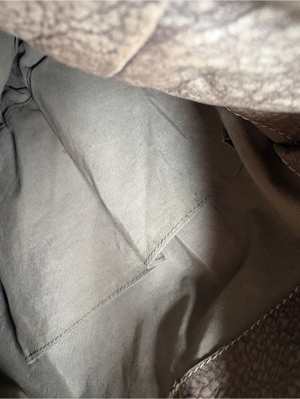 Roots Canada Genuine Leather Grey & Black Hobo Shoulder Bag Purse - Picture 11 of 12